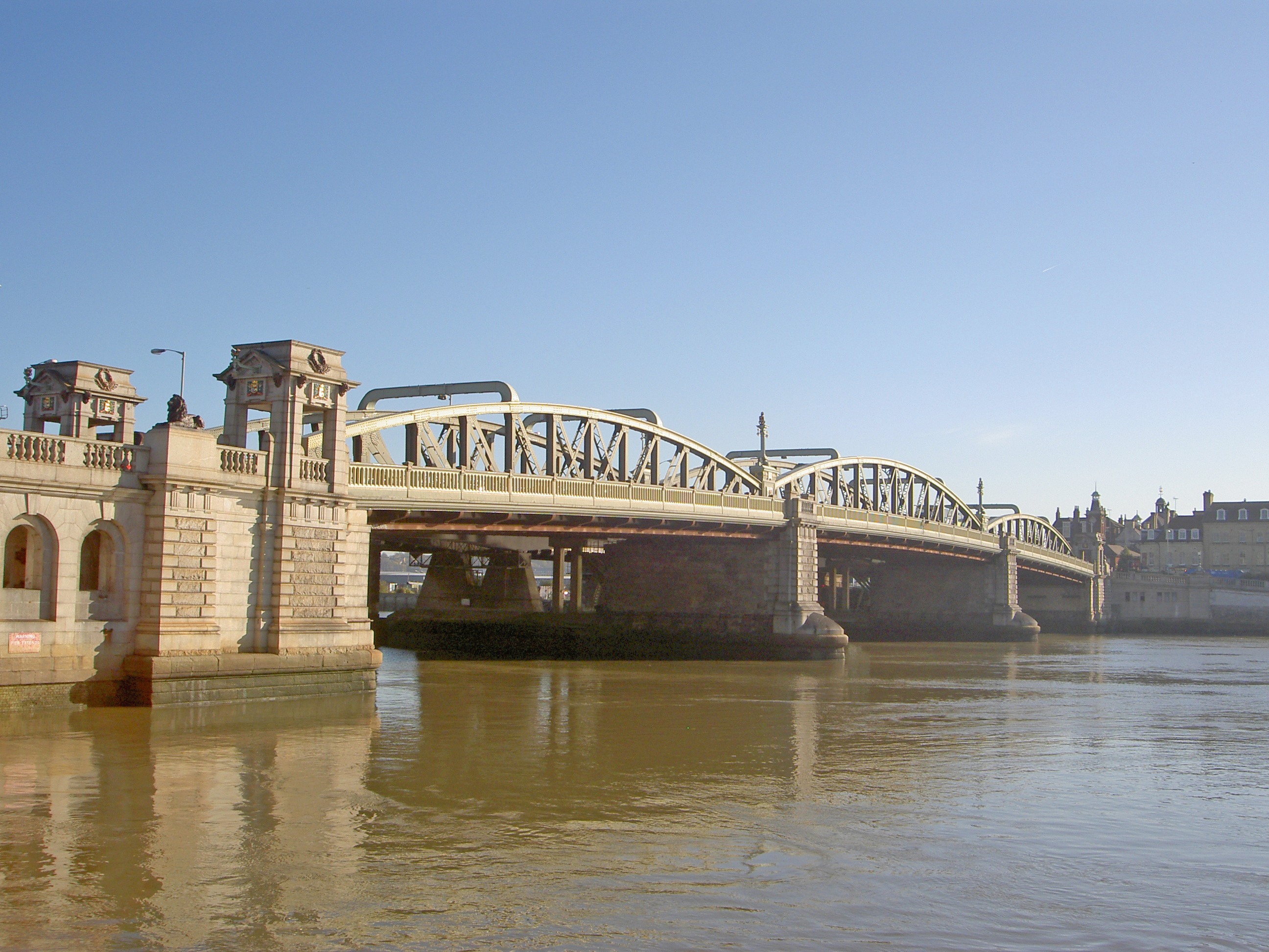 Rochester bridge.jpg